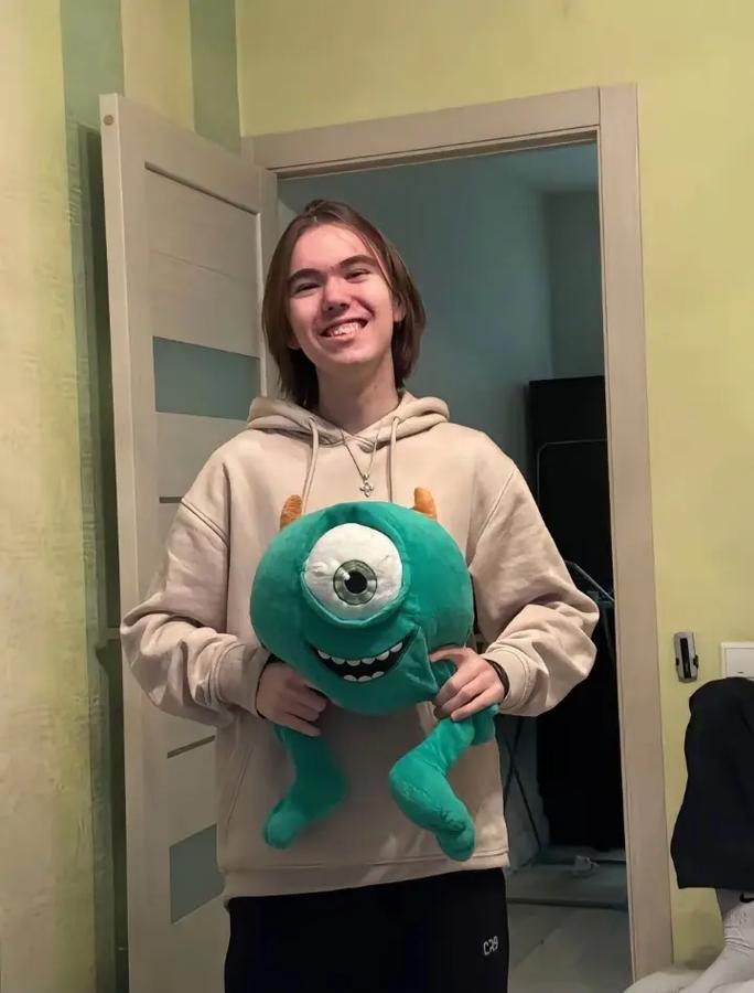 TES基地电脑大爆炸，JKL气到狂砸键盘